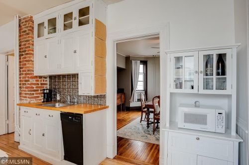 381 Case Ave, Saint Paul MN 55106-3527 exterior