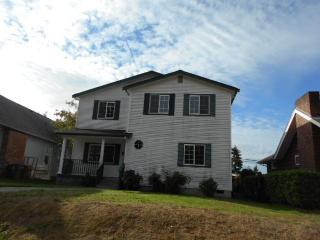 3808 11th St, Tacoma, WA 98405-2130
