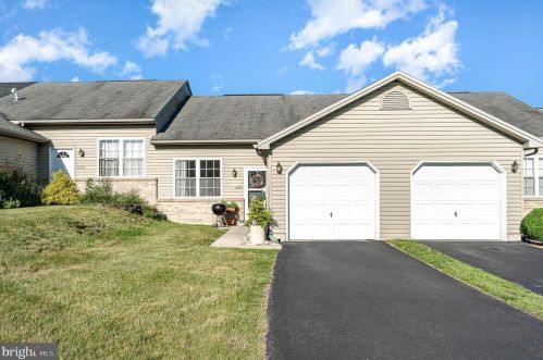7292 Huntingdon St, Harrisburg, PA 17111-5207