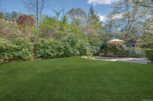 15 Kingsbury Rd, New Rochelle NY  10804-4718 exterior