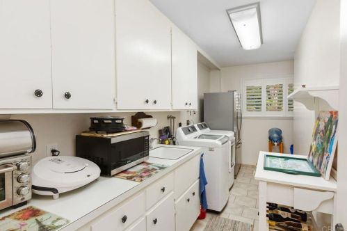 3433 Royal Rd, Vista CA  92084-6616 exterior