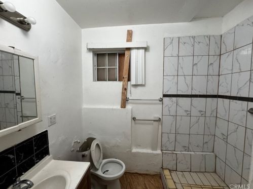 2528 Catherine Rd, Altadena CA  91001-2305 exterior