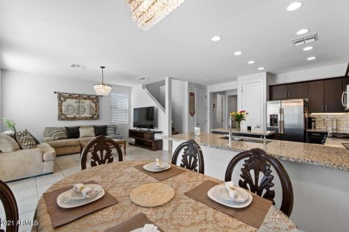 42401 Paseo Dr, Maricopa, AZ 85138-1817