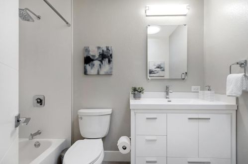 1685 Grizilo Dr, San Jose CA  95124-1920 exterior