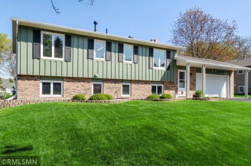 2820 Icerose Ln, Stillwater, MN 55082-5212
