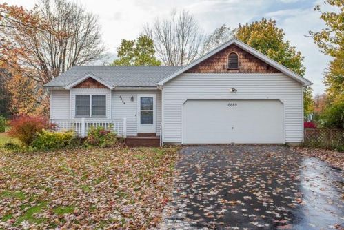 6689 Furnace Rd, Ontario, NY 14519-8921