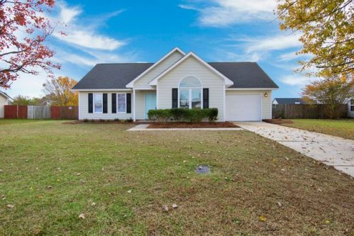 204 Sandy Bottom Ln, Raeford, NC 28376-5959