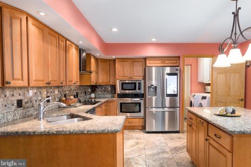 105 Providence Dr, Bear, DE 19701-1035