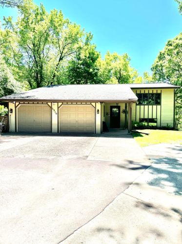 2316 Carver Ave, Saint Paul, MN 55119-5915