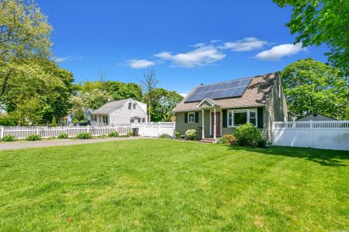 1163 Namdac Ave, Bayshore, NY 11706-6149