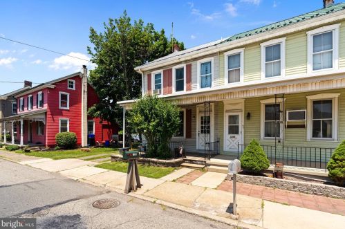 1233 Philadelphia Ave, Gilbertsville, PA 19525-9572