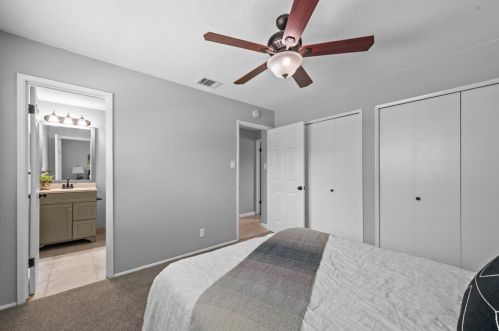 806 Greenhaven Dr, Richardson TX  75080-3025 exterior