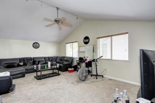 8675 Tennis Club Ct, Elk Grove CA  95624-3291 exterior