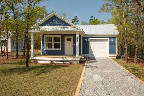 239 Renoir Rd, Defuniak Springs, FL 32433-6789