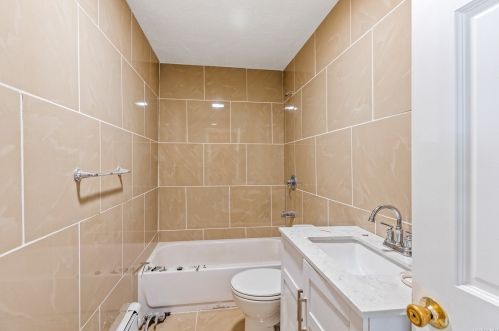 64 Knoll St, North Lindenhurst NY  11757-6906 exterior