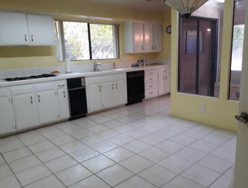 28 Lincoln Pl, Rancho Mirage CA  92270-1927 exterior