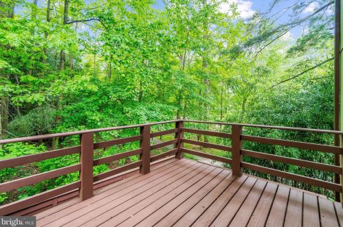 2314 Emerald Heights Ct, Herndon, VA 20191-1745