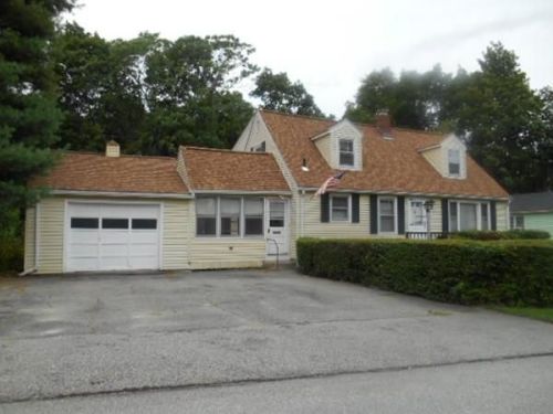 20 Ashwood St, Worcester, MA 01604-3832