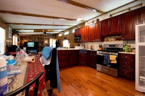 43 Indian Lake Rd, Ferndale NY  12734-4106 exterior