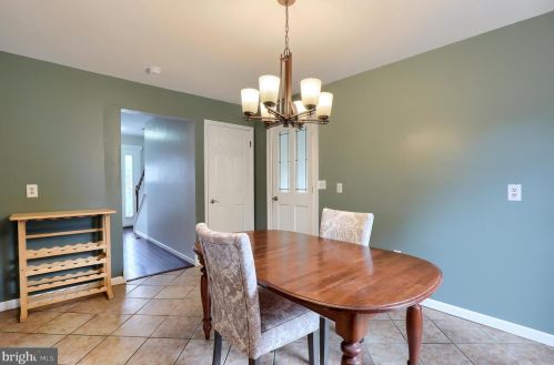 194 Jonathan Way, Red Lion PA  17356-9044 exterior