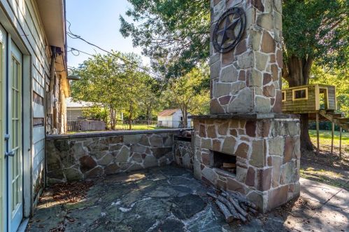 1006 Commerce Dr, Greenville TX  75401-2214 exterior