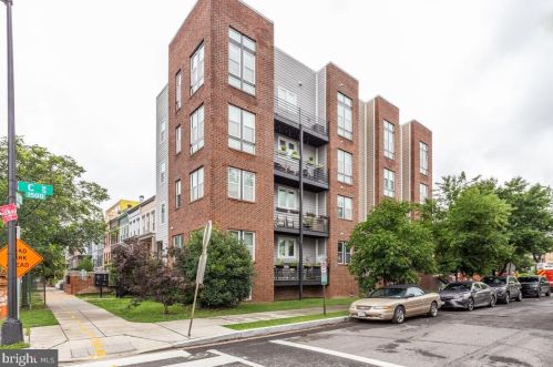 284 15th St, Washington, DC 20003-6609