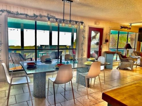 973 Gorrie Dr, Saint George Island, FL 32328-3007