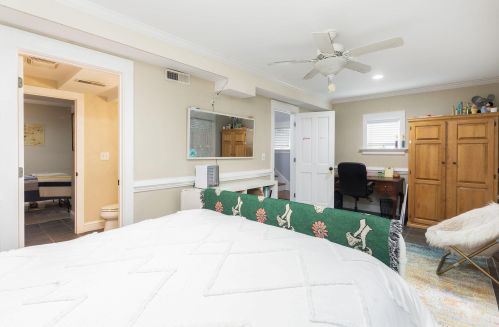 75 Sowell St, Mount Pleasant SC  29464-2660 exterior