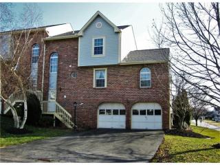 1402 Yorktown Dr, Lawrence, PA 15055-1033
