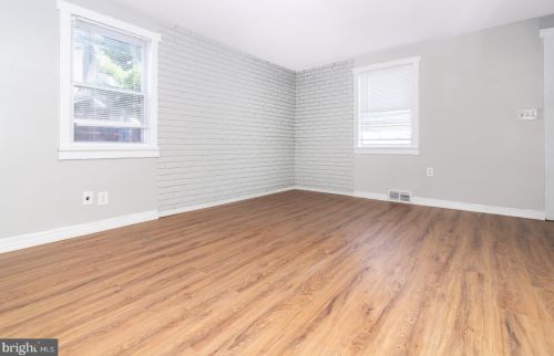 746 Lalor St, Trenton, NJ 08610-6541