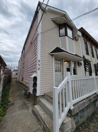 230 4th St, Newport, KY 41071-1689