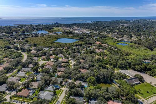 963 Ridgewood Ter, Tarpon Springs FL  34689-2622 exterior