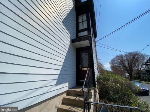 182 Court St, Gardenville, PA