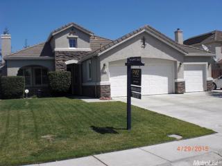 949 Heartland Dr, Manteca, CA 95337-7933
