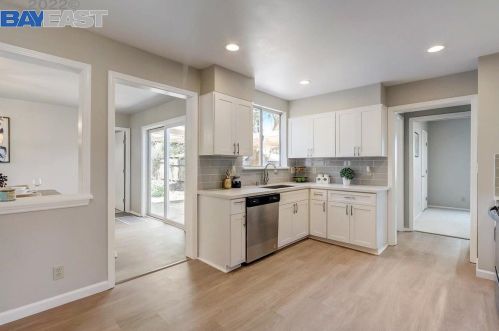 1513 142nd Ave, San Leandro CA  94578-1707 exterior