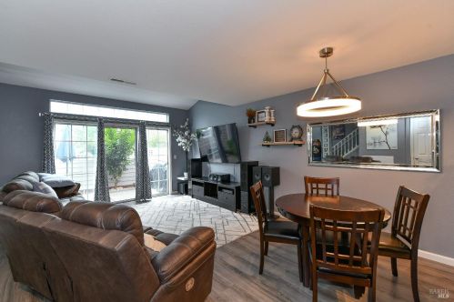 738 Jasmine Cir, Santa Rosa CA 95407-6780 exterior