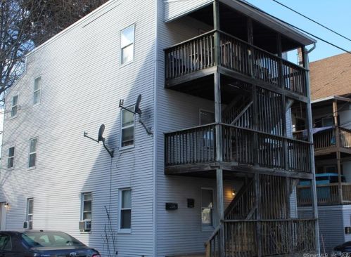 5 Pleasant St, Ansonia, CT 06401-3000