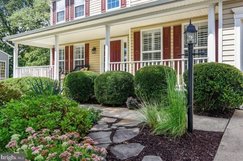 527 Rugby Ct, Purcellville VA  20132-3415 exterior