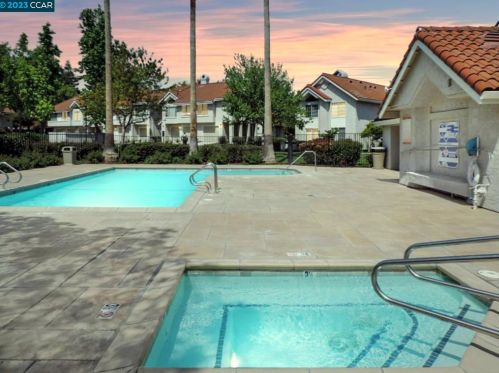 11801 Newbridge Way, Pleasanton CA  94568-2354 exterior