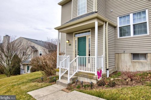 710 Thornhill Dr, Collegeville, PA 19426-3955
