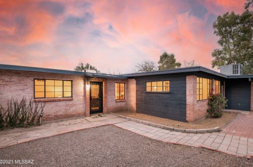 2732 Gill Ave, Tucson, AZ 85719-3220