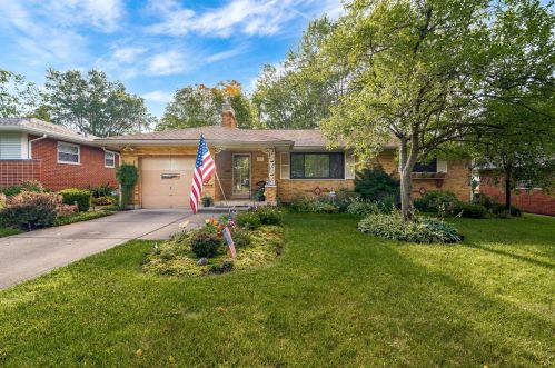 8516 Deerway Dr, Cincinnati, OH 45236-1904