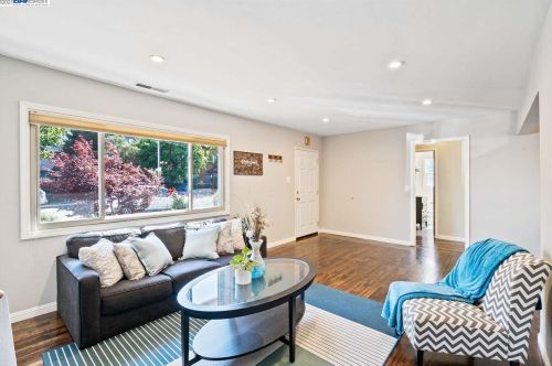 1241 Elmer St, Belmont, CA 94002-2805