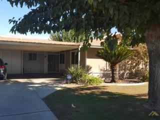 104 Hewlett St, Bakersfield, CA 93309-1510
