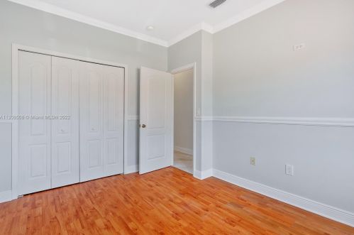 7090 5th Ave, Hialeah FL  33014-4952 exterior