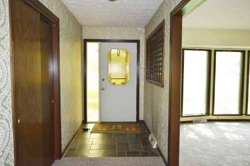 5385 Hoover Rd, Darbydale, OH 43123-9119