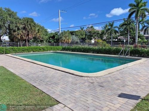 2303 Federal Hwy, Boynton Beach FL  33435-7717 exterior