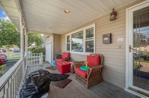 45 Minerva Rd, North Lindenhurst, NY 11757-6820
