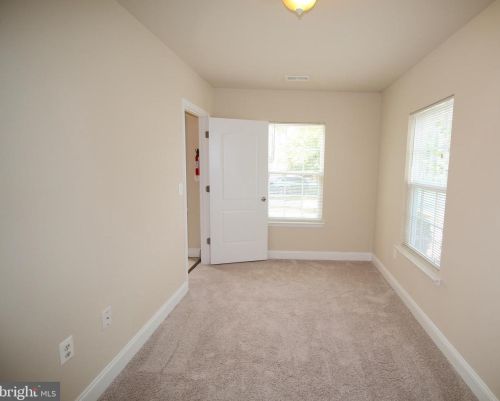 5001 Potomac Highlands Cir, Triangle VA  22172-1780 exterior
