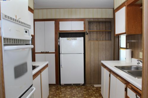476 Santa Monica, San Leandro, CA 94579-1949